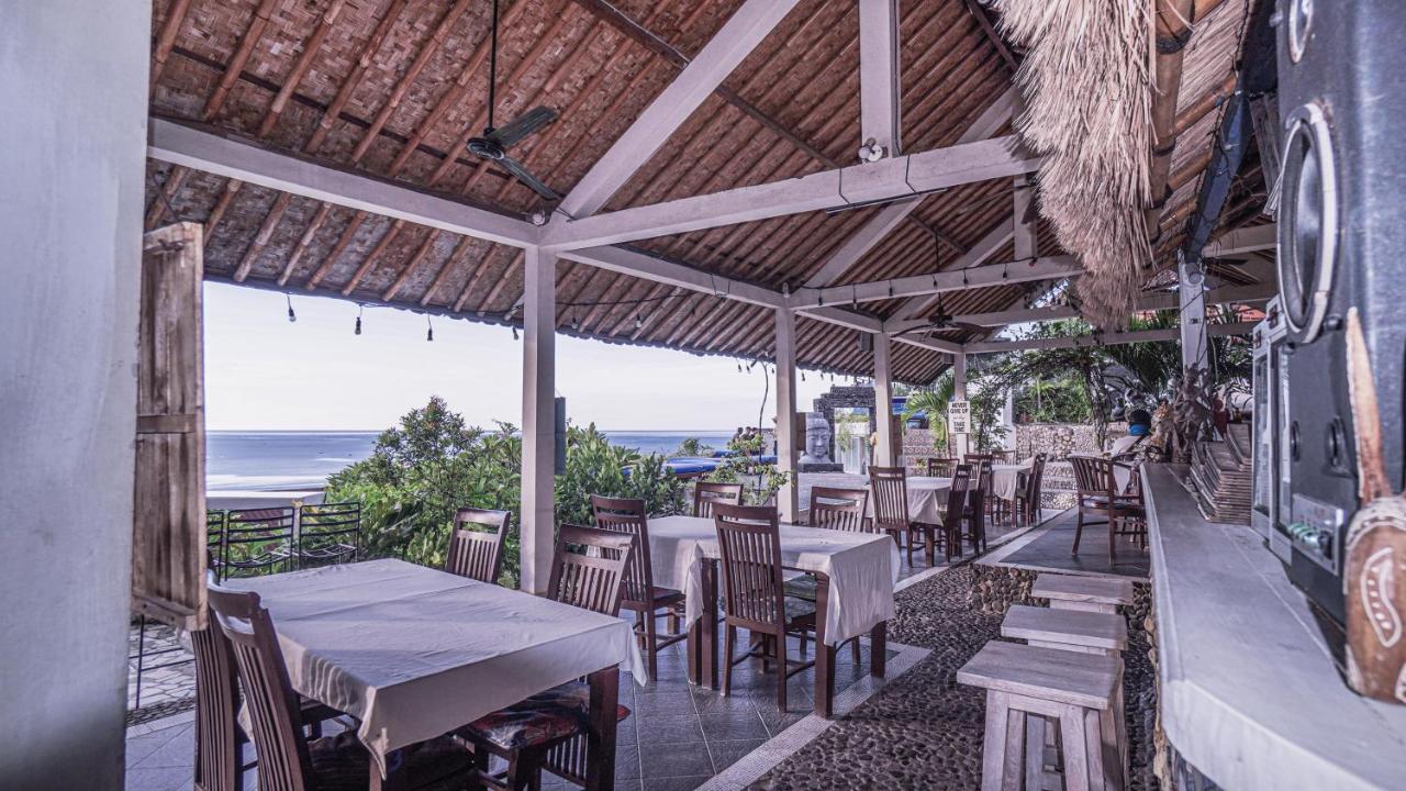 Waenis Sunset View Hotel And Restaurant, Amed, Bali Exterior photo