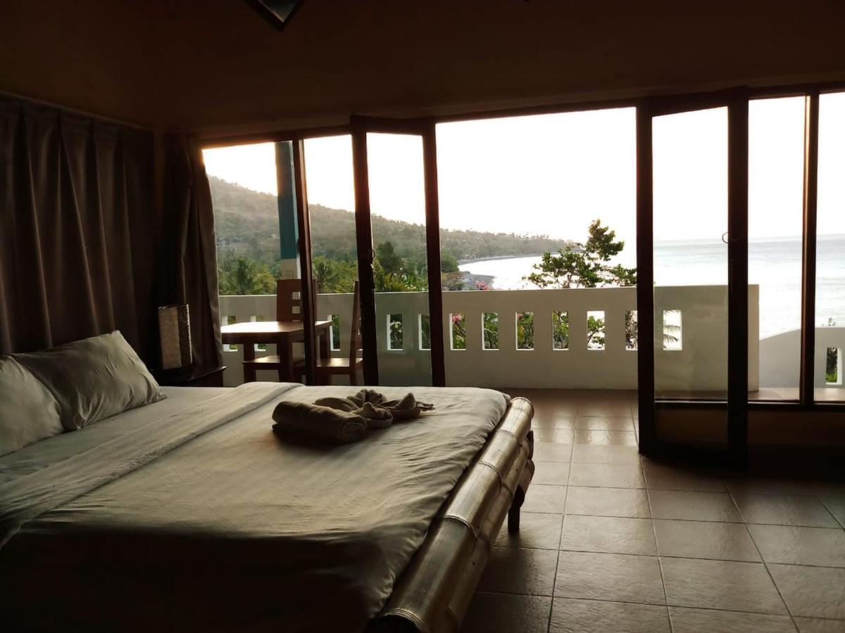 Waenis Sunset View Hotel And Restaurant, Amed, Bali Exterior photo
