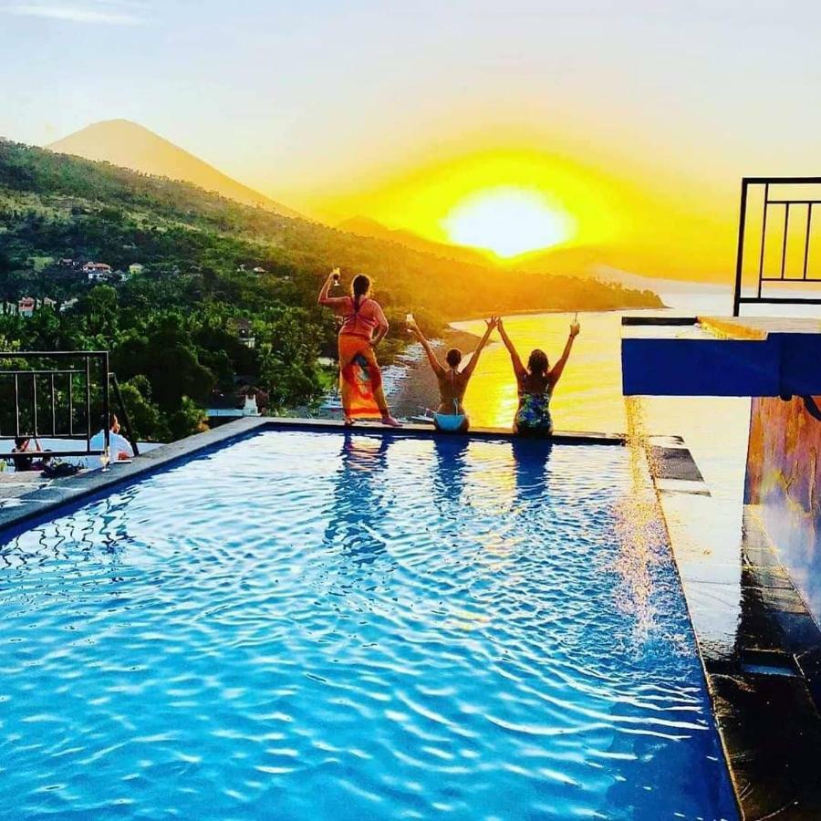 Waenis Sunset View Hotel And Restaurant, Amed, Bali Exterior photo